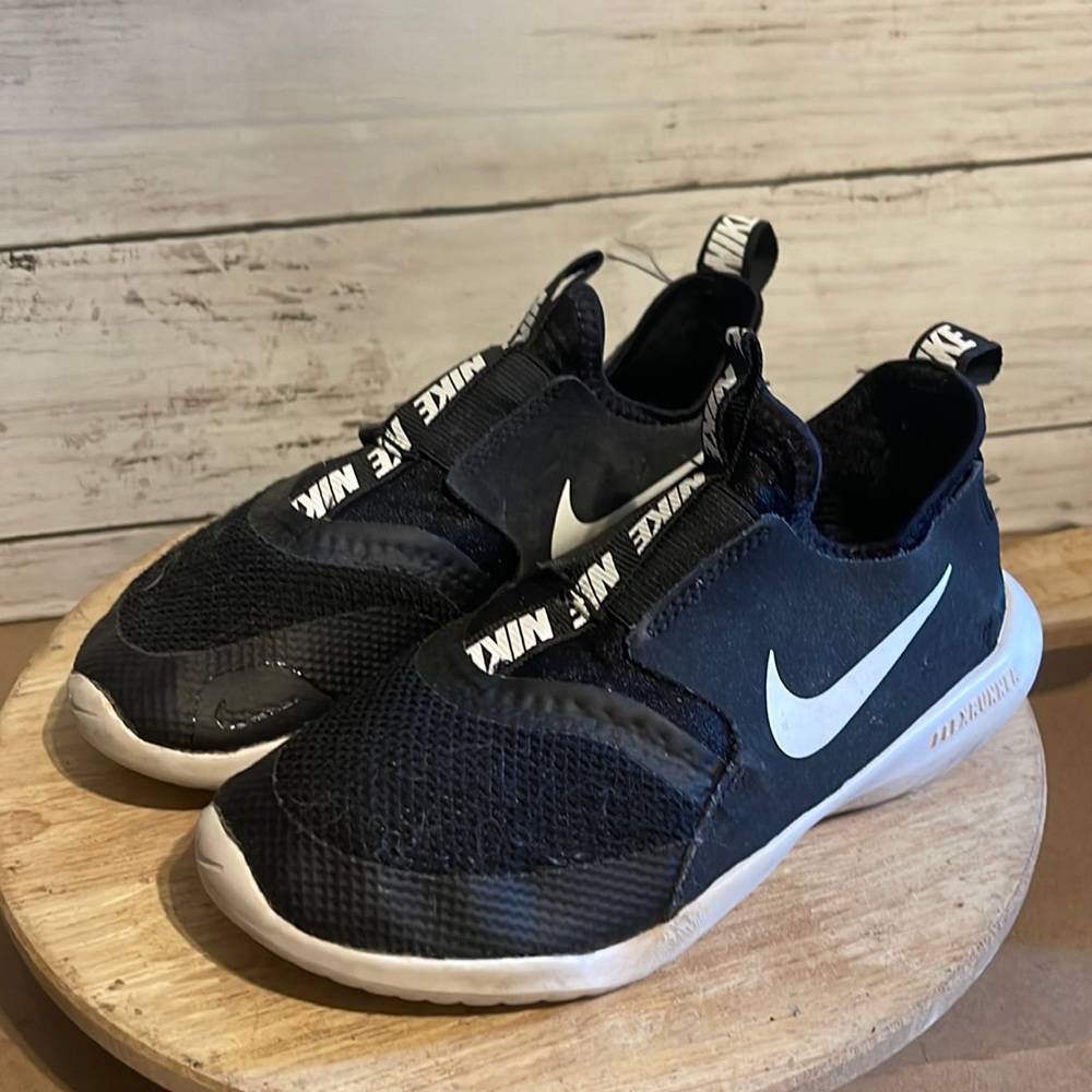 *SOLD Nike Flex Runner Kids Running Shoe (Size 12.5C)